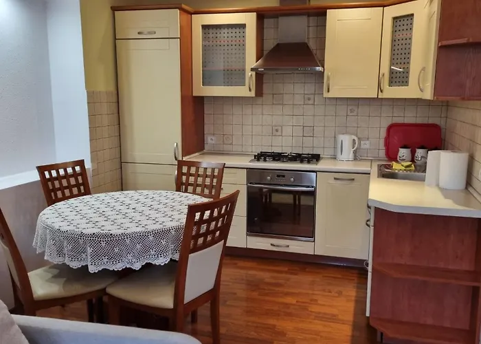 Chrobrego 19a - Self Check-in 20h - Parking